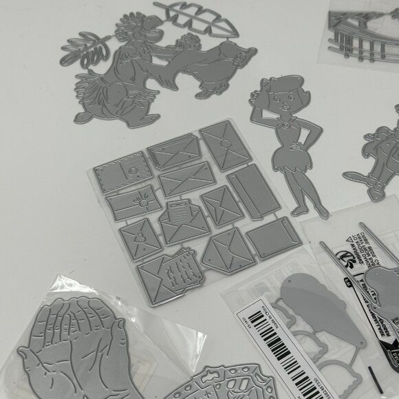 20 Thinlits Die Cuts Bundle Random Mix Characters Animals Holiday Scrapbooking - Picture 2 of 12